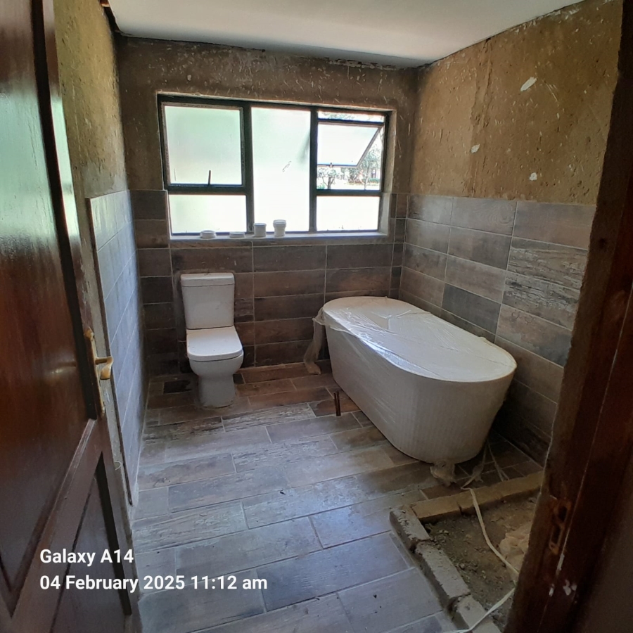 5 Bedroom Property for Sale in Buffelspoort Eco Estate North West